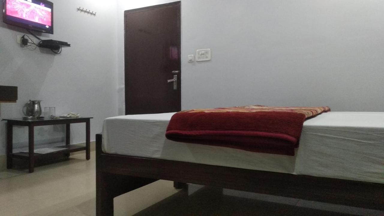 Hotel Giriraj Inn Varanasi Exterior foto