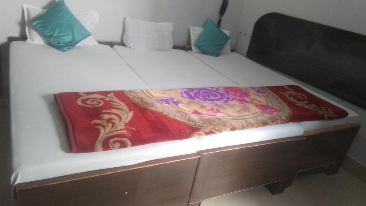 Hotel Giriraj Inn Varanasi Exterior foto